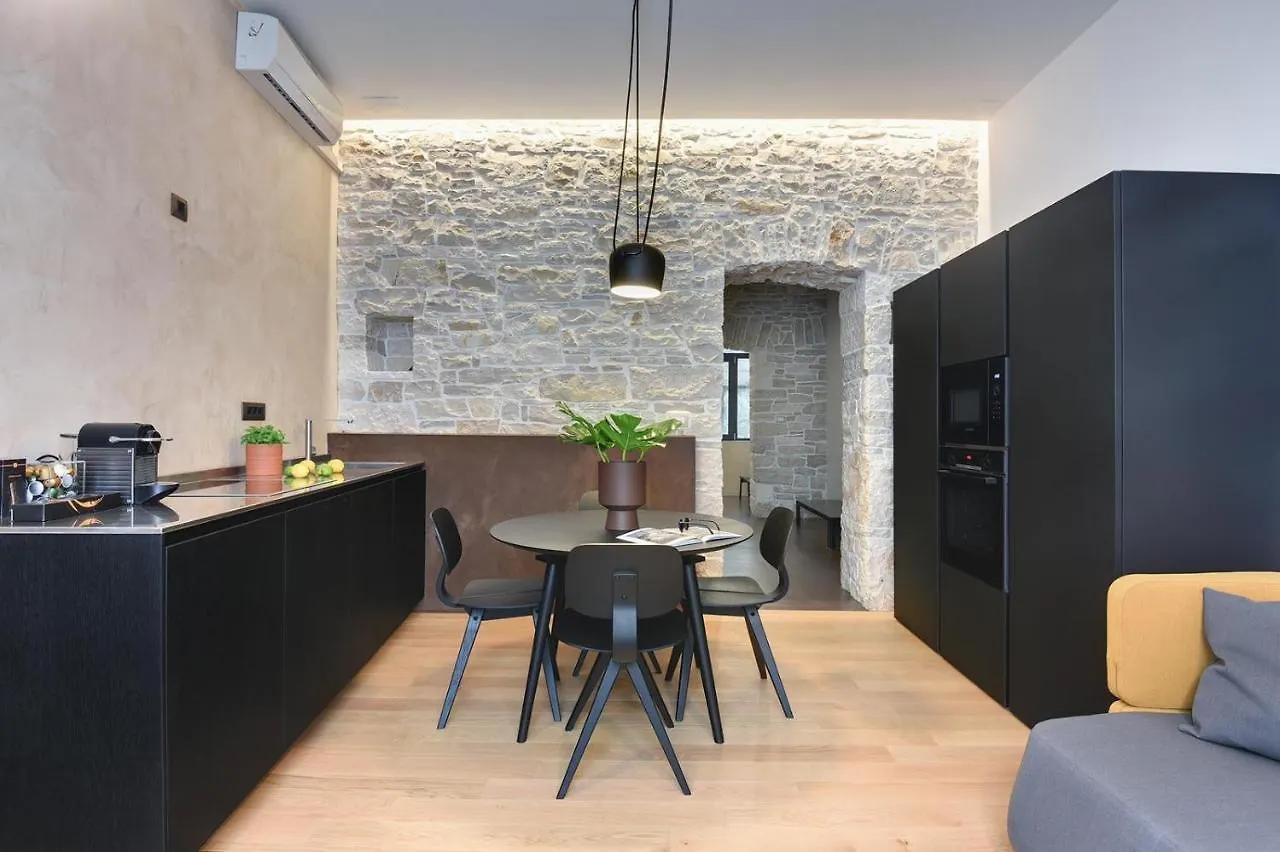 Cave Design Apartment Пула
